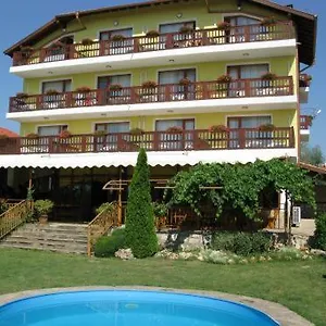 https://margarita-hotel.varna-hotels.com